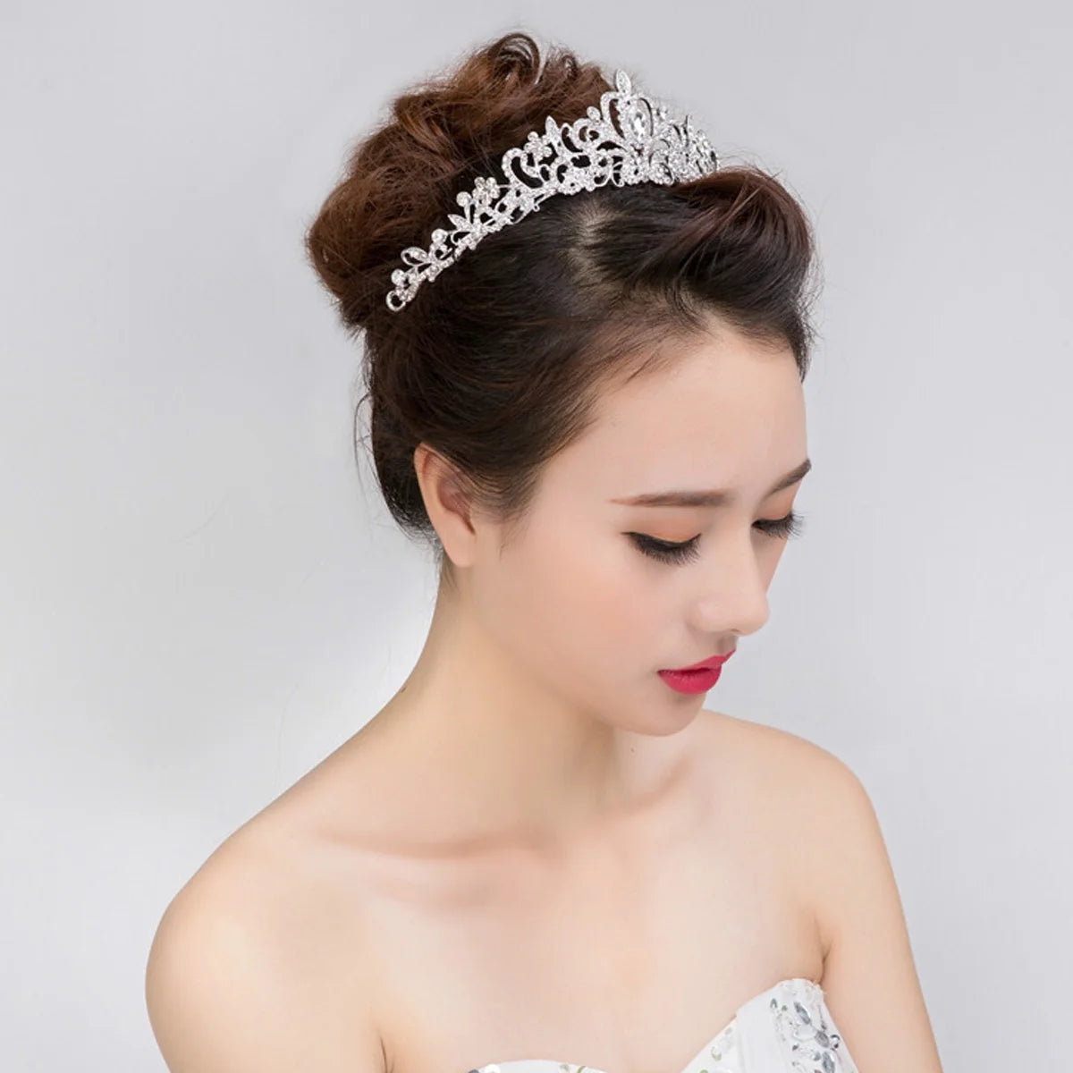 Crown Tiara for Women Girls Elegant Princess Crown with Combs Tiaras for Women Bridal Wedding Prom (Silver)