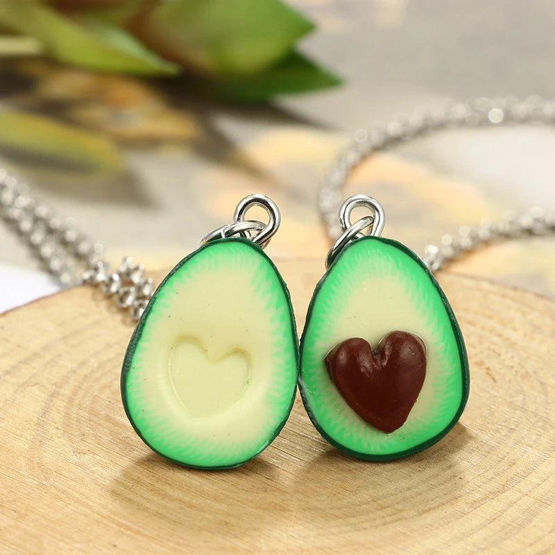 Simulation Fruit Avocado Heart-Shaped Keychain Creative Avocado Backpack Key Chain Pendant Fashion Jewelry Key Ring Friend Gift