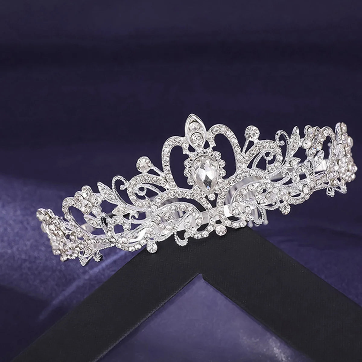 Crown Tiara for Women Girls Elegant Princess Crown with Combs Tiaras for Women Bridal Wedding Prom (Silver)