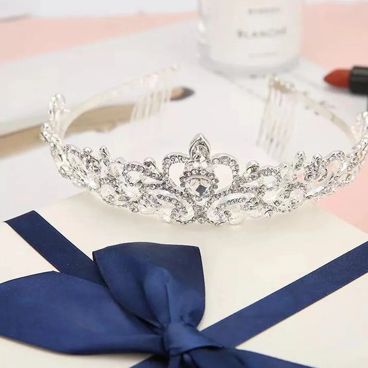 Crown Tiara for Women Girls Elegant Princess Crown with Combs Tiaras for Women Bridal Wedding Prom (Silver)